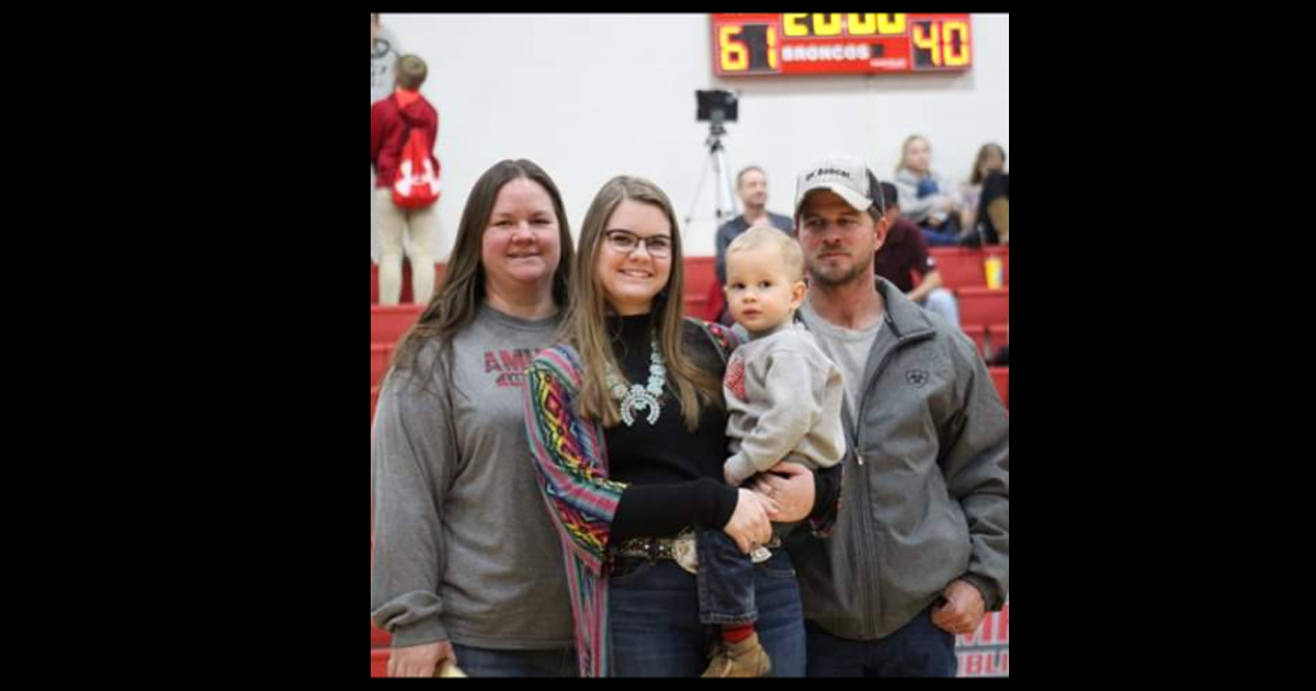 Brandi, daughter Bailey, son Gatlin, and husband Justin